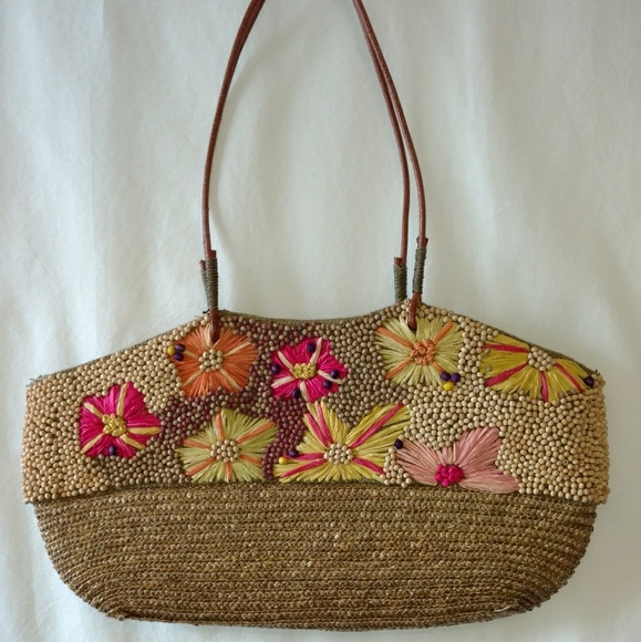Vintage Handbags - VTG Boho Straw Flowers & Wood Beads Shoulder Bag